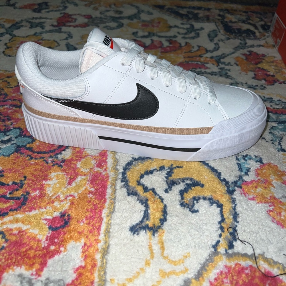 Nike- Womens Court Legacy Lift Platform Shoes (size 8)